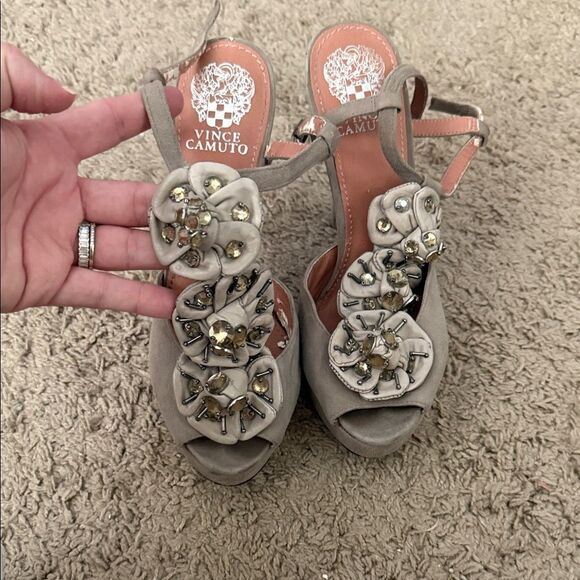 Elegant Taupe Platform Heels - Picture 3 of 6